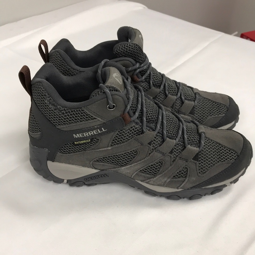 Merrell MensAlverstone Hiking  Mid GTX shoes size 9 US